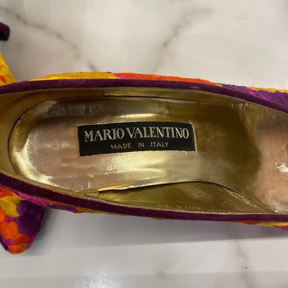 Vintage Valentino floral pumps - Picture 5 of 12